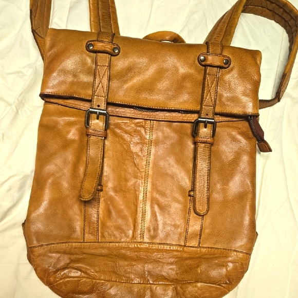 Vilenca Brown Leather Sleek Backpack - Picture 1 of 6